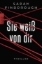 Buchcover und Innenansicht für das Buch: Behind Her Eyes