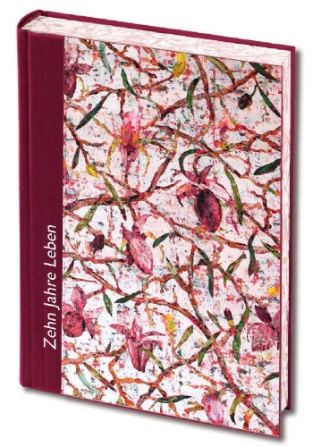 Buchcover und Innenansicht für das Buch: Zehn Jahre Leben - weinrot