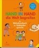 Buchcover und Innenansicht für das Buch: Hand in Hand die Welt begreifen