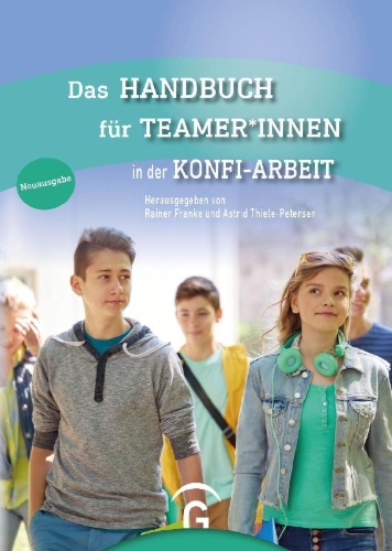 Buchcover und Innenansicht für das Buch: Das Handbuch für Teamer*innen