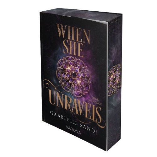 Buchcover und Innenansicht für das Buch: When She Unravels