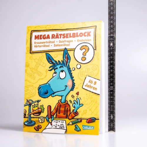 Buchcover und Innenansicht für das Buch: Mega Rätselblock - Kreuzworträtsel, Quizfragen, Knobeleien, Wörterrätsel, Zahlenrätsel