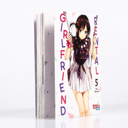 Buchcover und Innenansicht für das Buch: Kanojo, okarishimasu