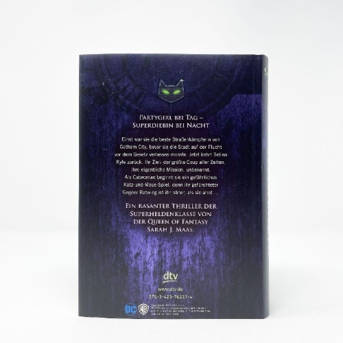 Buchcover und Innenansicht für das Buch: Catwoman: Soulstealer