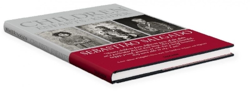 Buchcover und Innenansicht für das Buch: Sebastião Salgado. Children