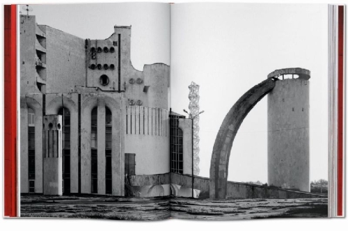 Buchcover und Innenansicht für das Buch: Cosmic Communist Constructions Photographed