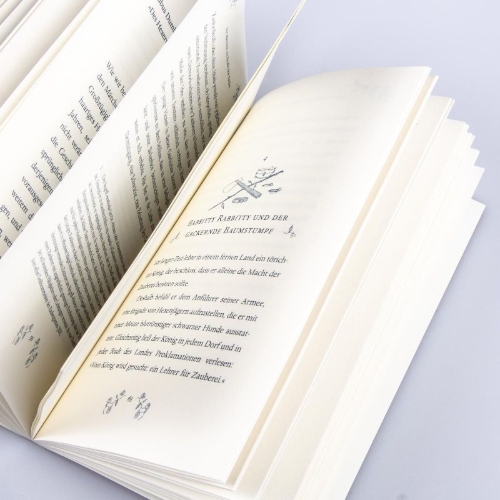 Buchcover und Innenansicht für das Buch: The Tales of Beedle the Bard