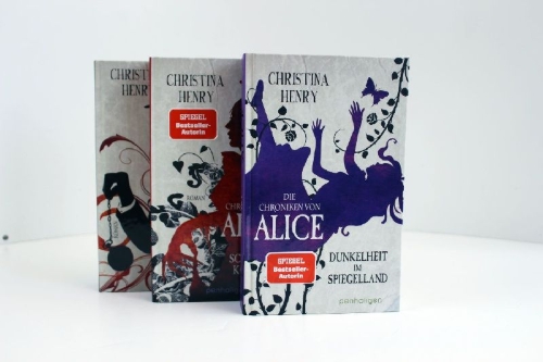 Buchcover und Innenansicht für das Buch: Alice (The Chronicles of Alice)