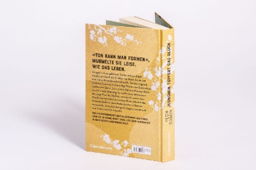 Buchcover und Innenansicht für das Buch: GONGBANG-UI GYEJEOL/HEALING SEASON OF POTTERY