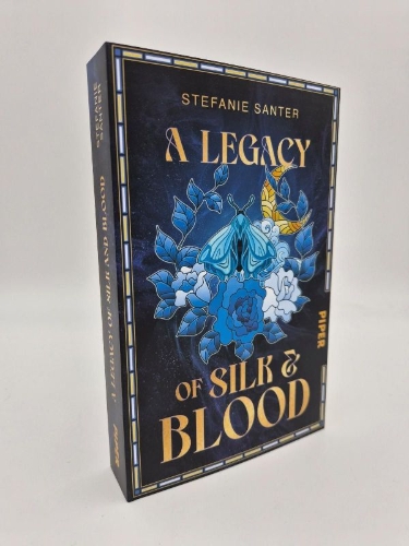 Buchcover und Innenansicht für das Buch: A Legacy of Silk and Blood
