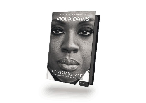Buchcover und Innenansicht für das Buch: Finding Me: A Memoir
