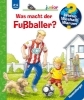 Buchcover und Innenansicht für das Buch: Wieso? Weshalb? Warum? junior, Band 68: Was macht der Fußballer?