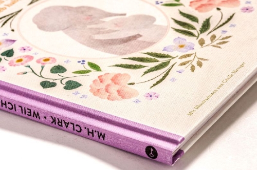 Buchcover und Innenansicht für das Buch: More than a little - Mom