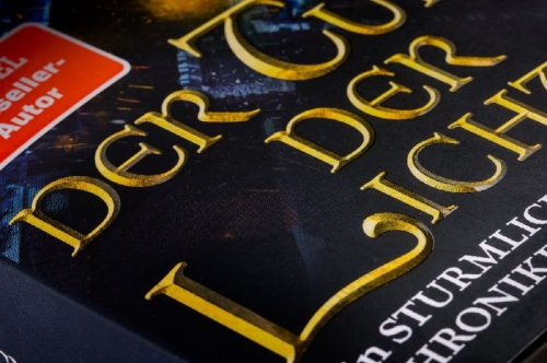Buchcover und Innenansicht für das Buch: The Rhythm of War - The Stormlight Archive, Book 4 (Part 2)