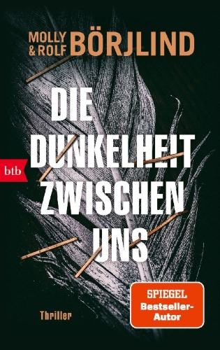 Buchcover und Innenansicht für das Buch: MÖRKRET OSS EMELLAN