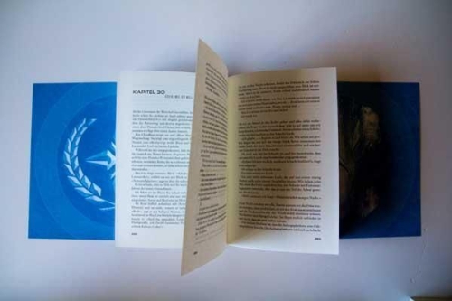 Buchcover und Innenansicht für das Buch: Die Starfarer-Verschwörung