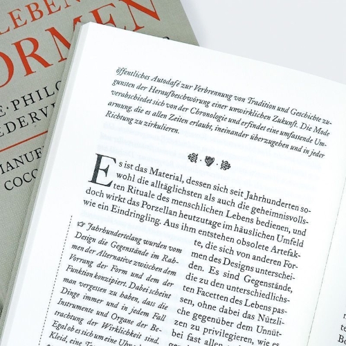 Buchcover und Innenansicht für das Buch: LA FILOSOFIA DELLA MODA