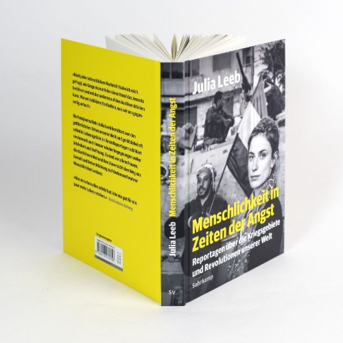 Buchcover und Innenansicht für das Buch: Menschlichkeit in Zeiten der Angst