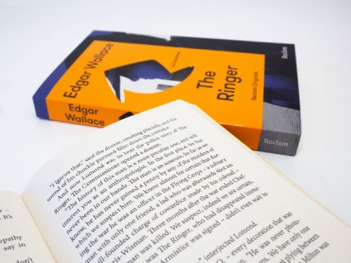 Buchcover und Innenansicht für das Buch: The Ringer. A Crime Novel