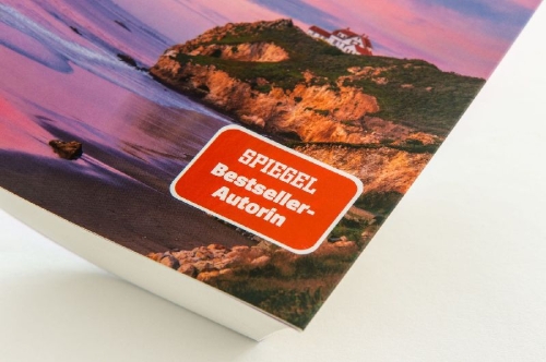 Buchcover und Innenansicht für das Buch: Hot Ice