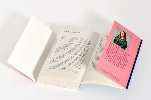 Buchcover und Innenansicht für das Buch: Little Addictions. The Tiny But Mighty Diversions from Our Best Lives