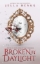 Buchcover und Innenansicht für das Buch: Broken by Daylight
