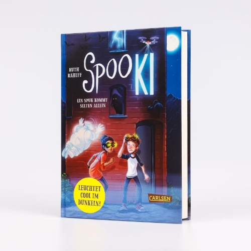 Buchcover und Innenansicht für das Buch: SpooKI: Ein Spuk kommt selten allein