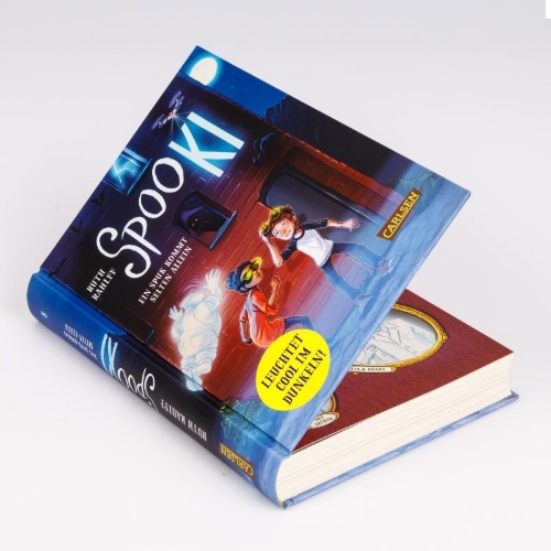 Buchcover und Innenansicht für das Buch: SpooKI: Ein Spuk kommt selten allein