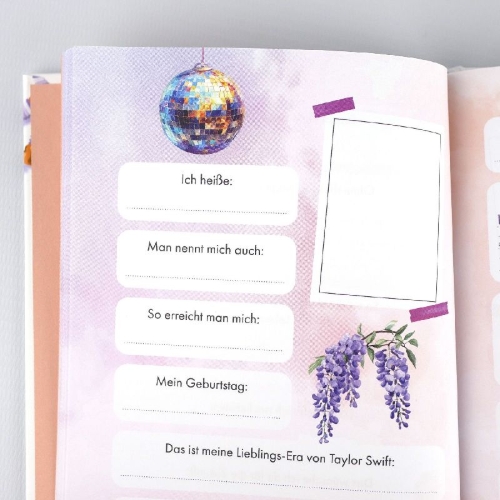 Buchcover und Innenansicht für das Buch: Das inoffizielle Freundebuch für Swifties