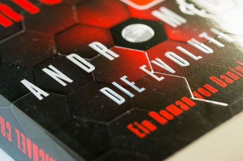 Buchcover und Innenansicht für das Buch: The Andromeda Evolution