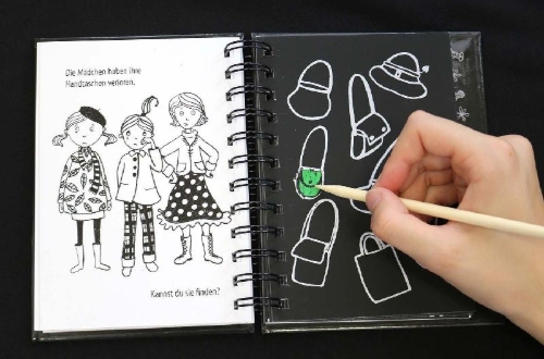 Buchcover und Innenansicht für das Buch: Kreativ-Kratzel Pocket Art: Fashion