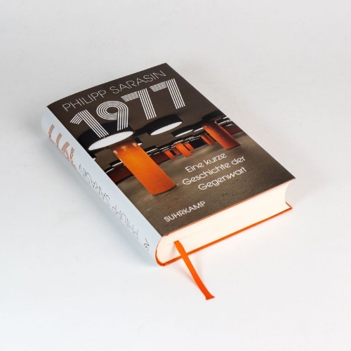 Buchcover und Innenansicht für das Buch: 1977
