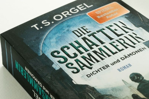 Buchcover und Innenansicht für das Buch: Die Schattensammlerin - Dichter und Dämonen