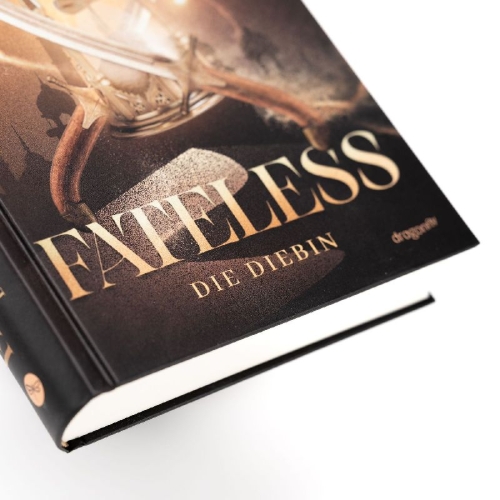 Buchcover und Innenansicht für das Buch: Fateless