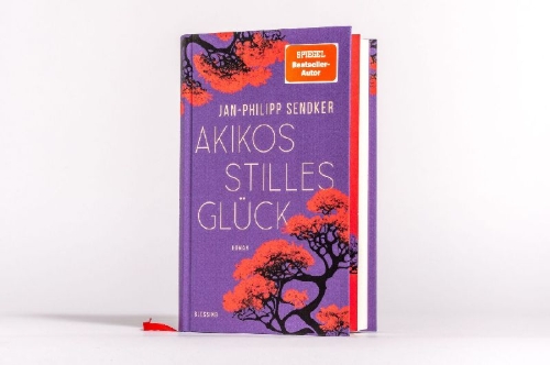 Buchcover und Innenansicht für das Buch: Akikos stilles Glück