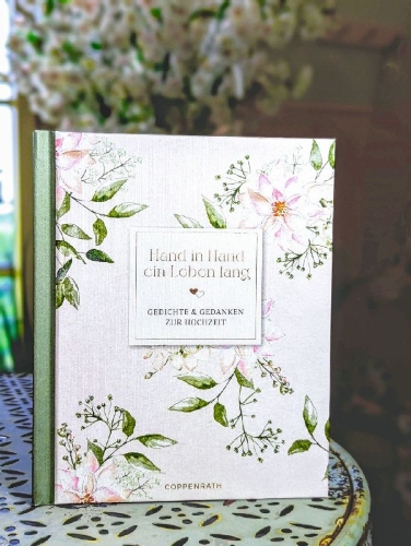 Buchcover und Innenansicht für das Buch: Hand in Hand ein Leben lang
