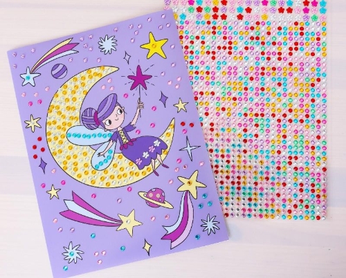 Buchcover und Innenansicht für das Buch: Mein Diamant-Stickerheft - Feen