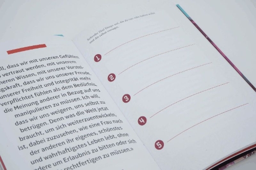 Buchcover und Innenansicht für das Buch: Get Untamed - The Journal