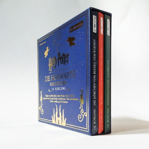 Buchcover und Innenansicht für das Buch: Fantastic Beasts and Where to Find Them (Bloomsbury Publishing)/Quidditch Through the Ages (Bloomsbury Publishing)/The Tales of Beedle the Bard (Bloomsbury and Lumos)