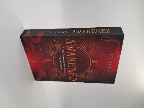 Buchcover und Innenansicht für das Buch: Awakened