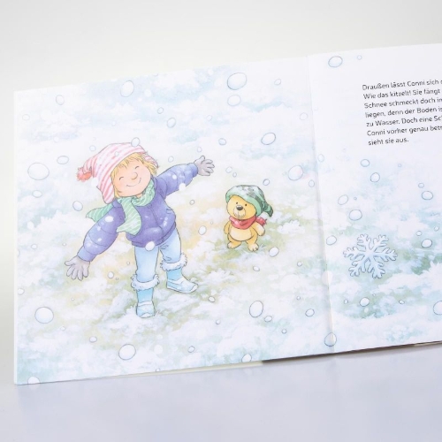 Buchcover und Innenansicht für das Buch: LESEMAUS 103: Conni im Schnee