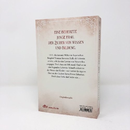 Buchcover und Innenansicht für das Buch: Die Dorflehrerin