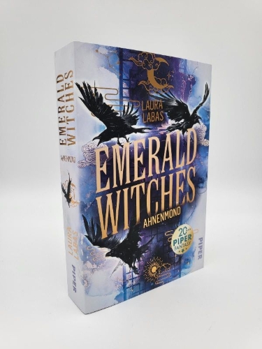 Buchcover und Innenansicht für das Buch: Emerald Witches
