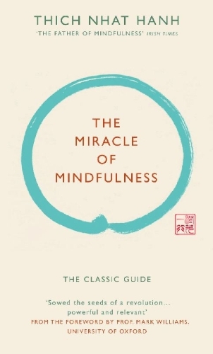 Buchcover und Innenansicht für das Buch: The Miracle of Mindfulness (Gift Edition)