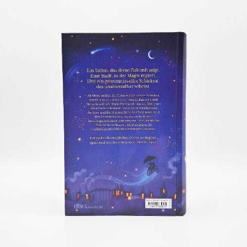 Buchcover und Innenansicht für das Buch: Inkbound. Meticulous Jones and the Skull Tattoo