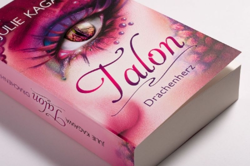 Buchcover und Innenansicht für das Buch: Rogue - The Talon Saga 2