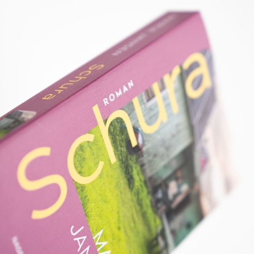 Buchcover und Innenansicht für das Buch: Schura