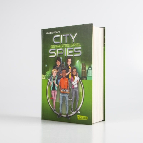 Buchcover und Innenansicht für das Buch: Forbidden City (City Spies Book 3)