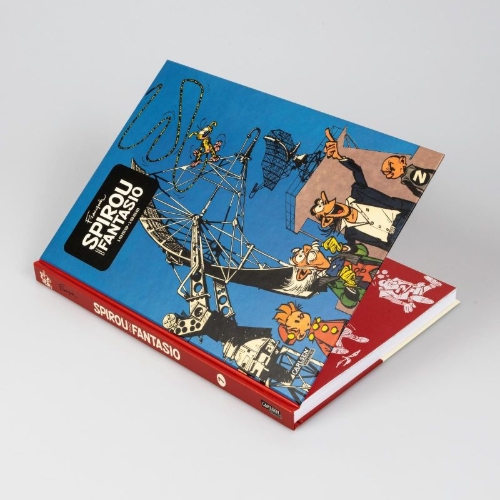 Buchcover und Innenansicht für das Buch: Spirou et Fantasio - L'intégrale Tome 7 - Le mythe Zorglub
