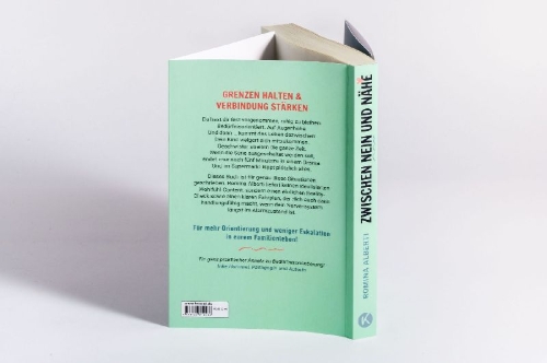 Buchcover und Innenansicht für das Buch: Zwischen Nein und Nähe